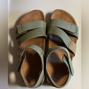 Earth Origins Woman’s Bluish Gray Sandals Size 7.5 New  Price is Firm